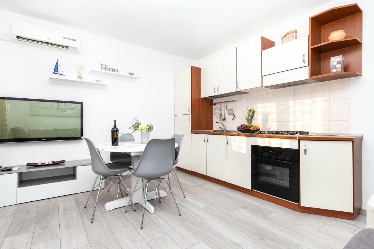 Appartement Apartman Topic à Kaštela Extérieur photo