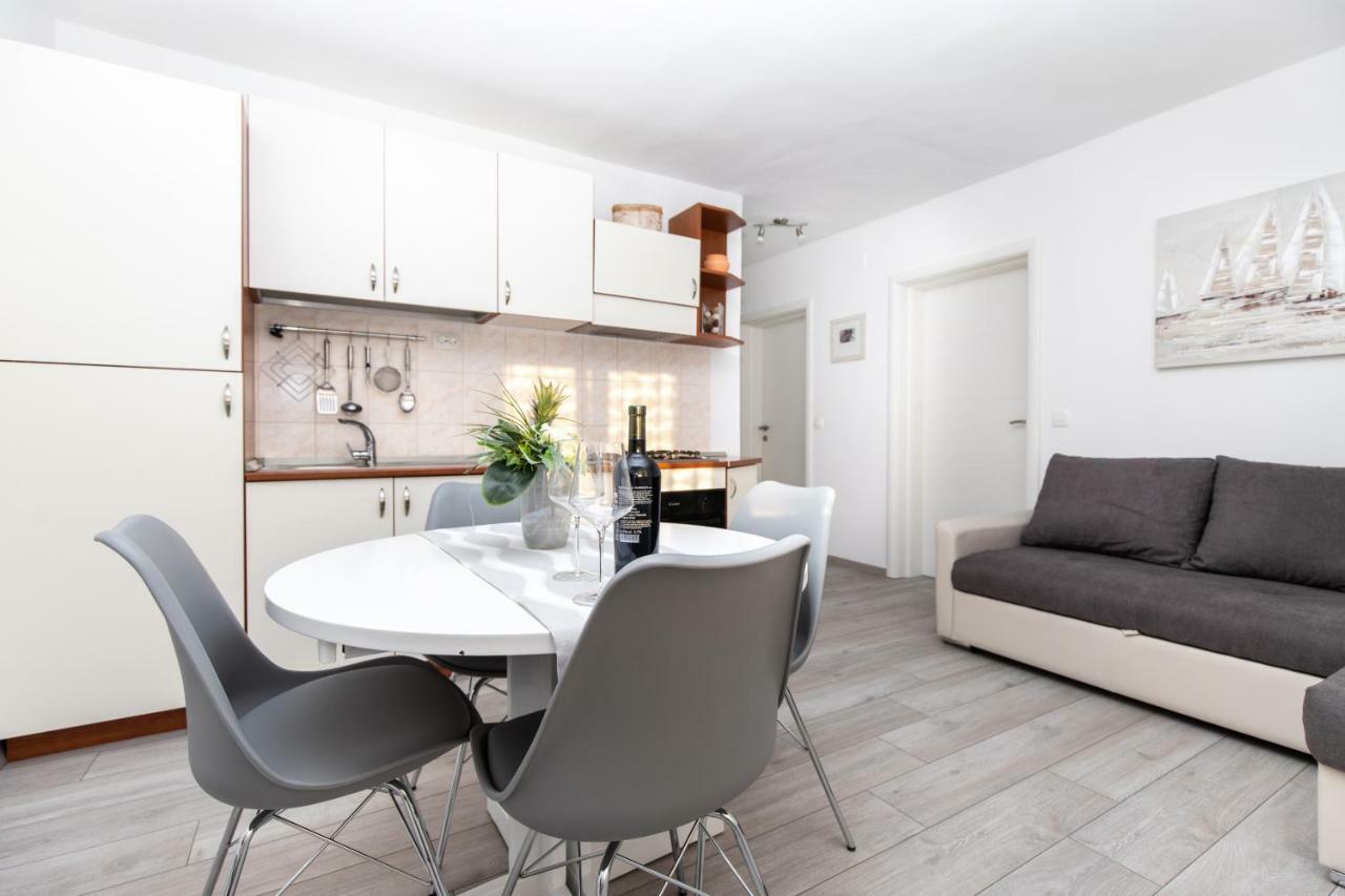 Appartement Apartman Topic à Kaštela Extérieur photo