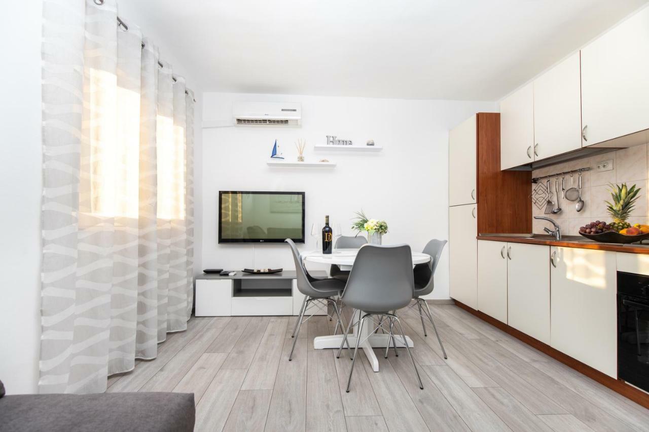 Appartement Apartman Topic à Kaštela Extérieur photo